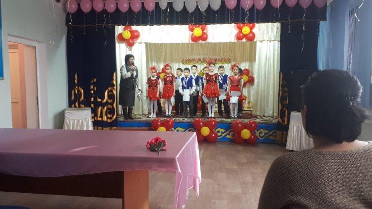 05.03 күні #2 Аспара жалпы орта білім беретін мектебіниң 3 а сынып окушыларымен Токтышакова Гулсим Бектеновна *Ана-омир шуағы  такырыбында ертенгілік  өткизді.Ертенгиликти  мектеп директоры Мамырбаев Б.К. ашты.