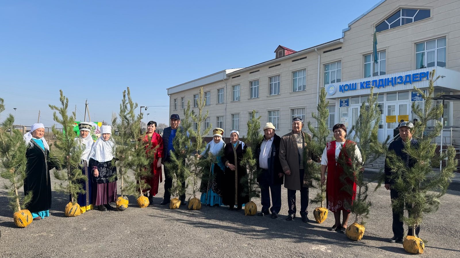 "Болашақты бірге отырғызамыз" оқушылармен бірге тал отырғызу акциясы өтті